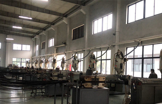 Suzhou Polywell Engineering Plastics Co.,Ltd linha de produção do fabricante